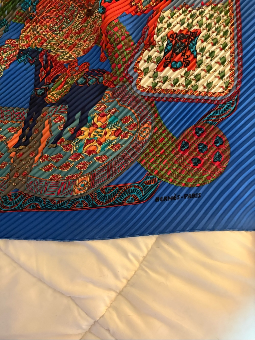 Blue Multicolor Hermes plisse scarf - Picture 4 of 5